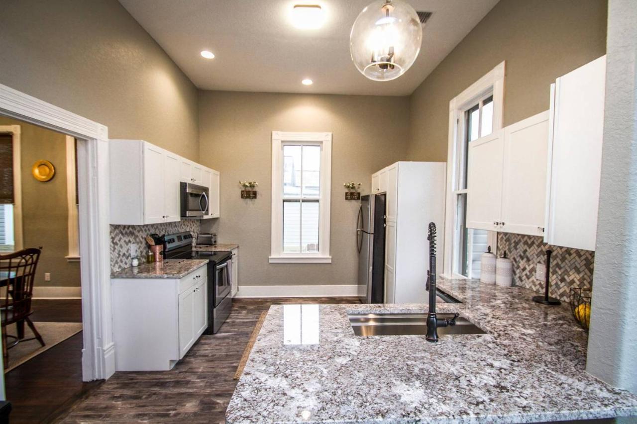 Wyoming St Restored Historic 2Br/1Ba Downtown San Antonio Bagian luar foto